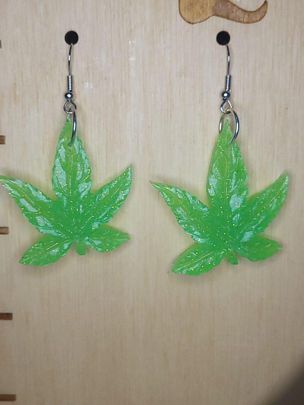 Cannabis Leaf Earring - 5 point